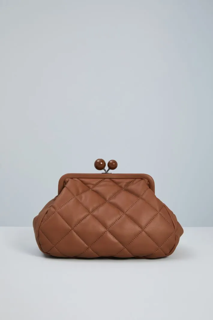 Clutch imbottita e trapuntata